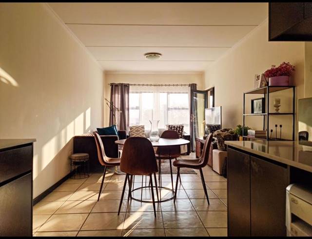 2 BEDROOM TOWNHOUSE FOR SALE IN OAKDENE